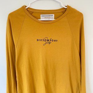 Seek Discomfort Front Spell Out Logo Long Sleeve T Shirt Mens Large Yellow